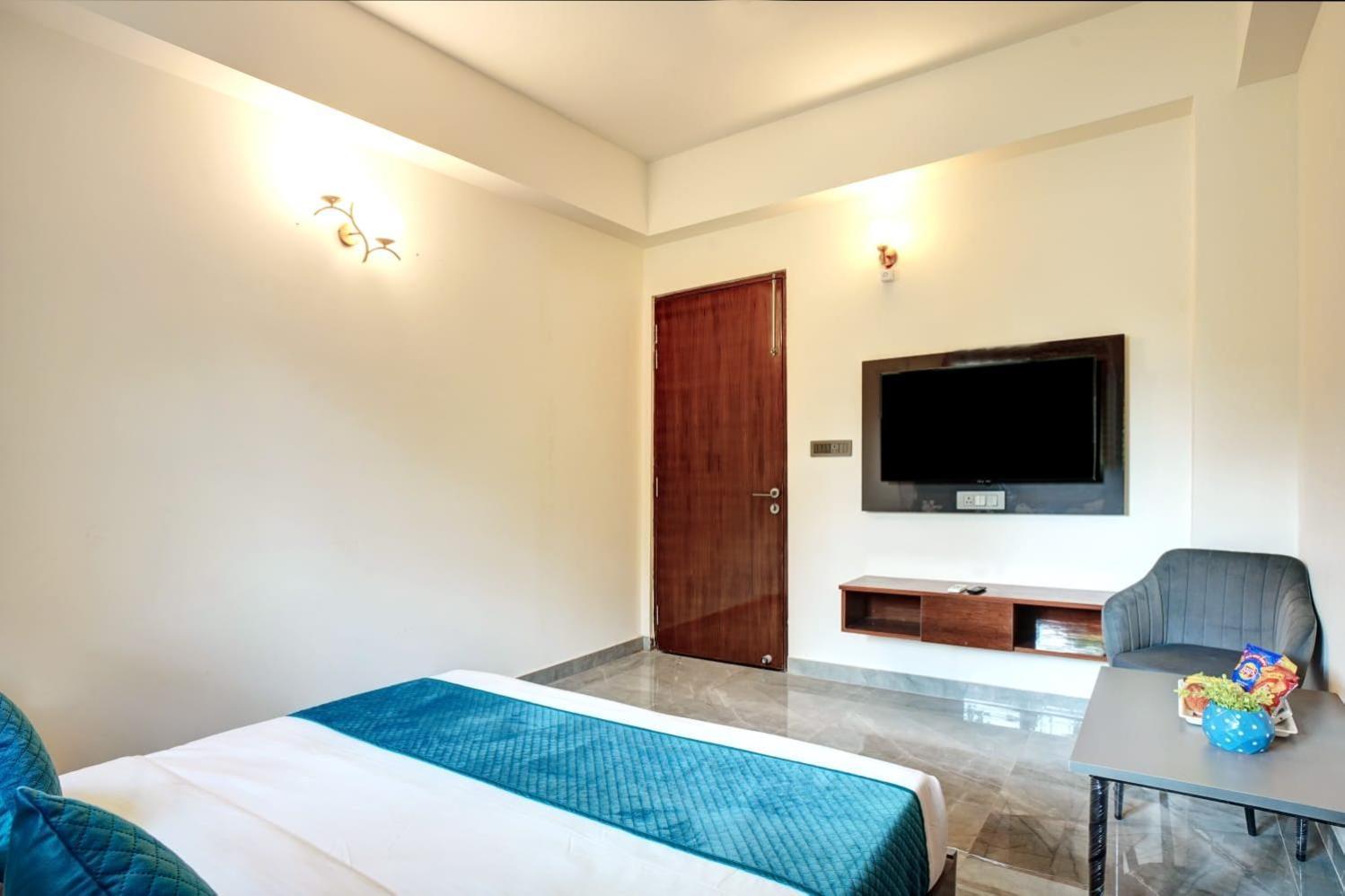 Hotel Elite Grand Near Kailash Hospital 诺伊达 外观 照片