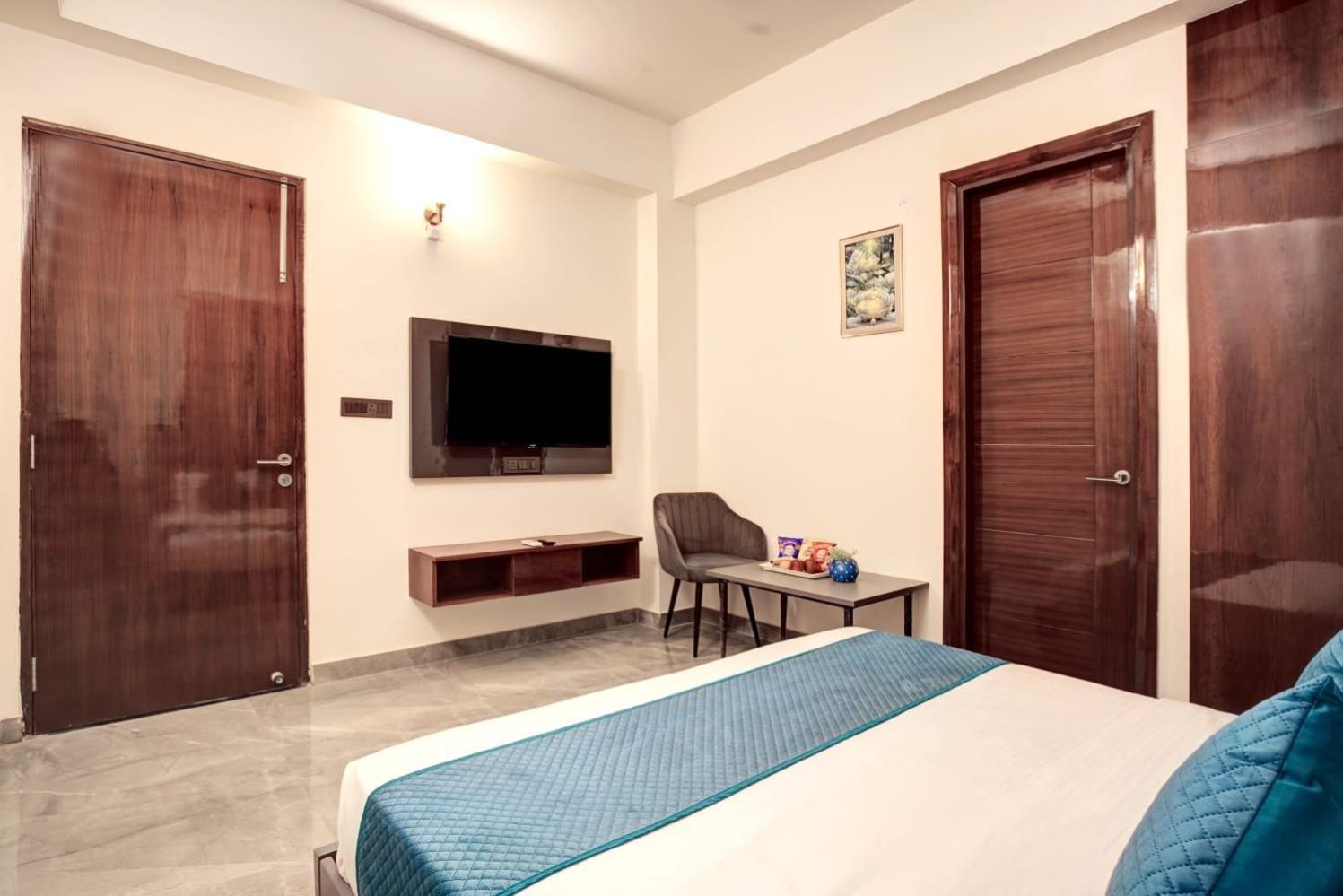 Hotel Elite Grand Near Kailash Hospital 诺伊达 外观 照片