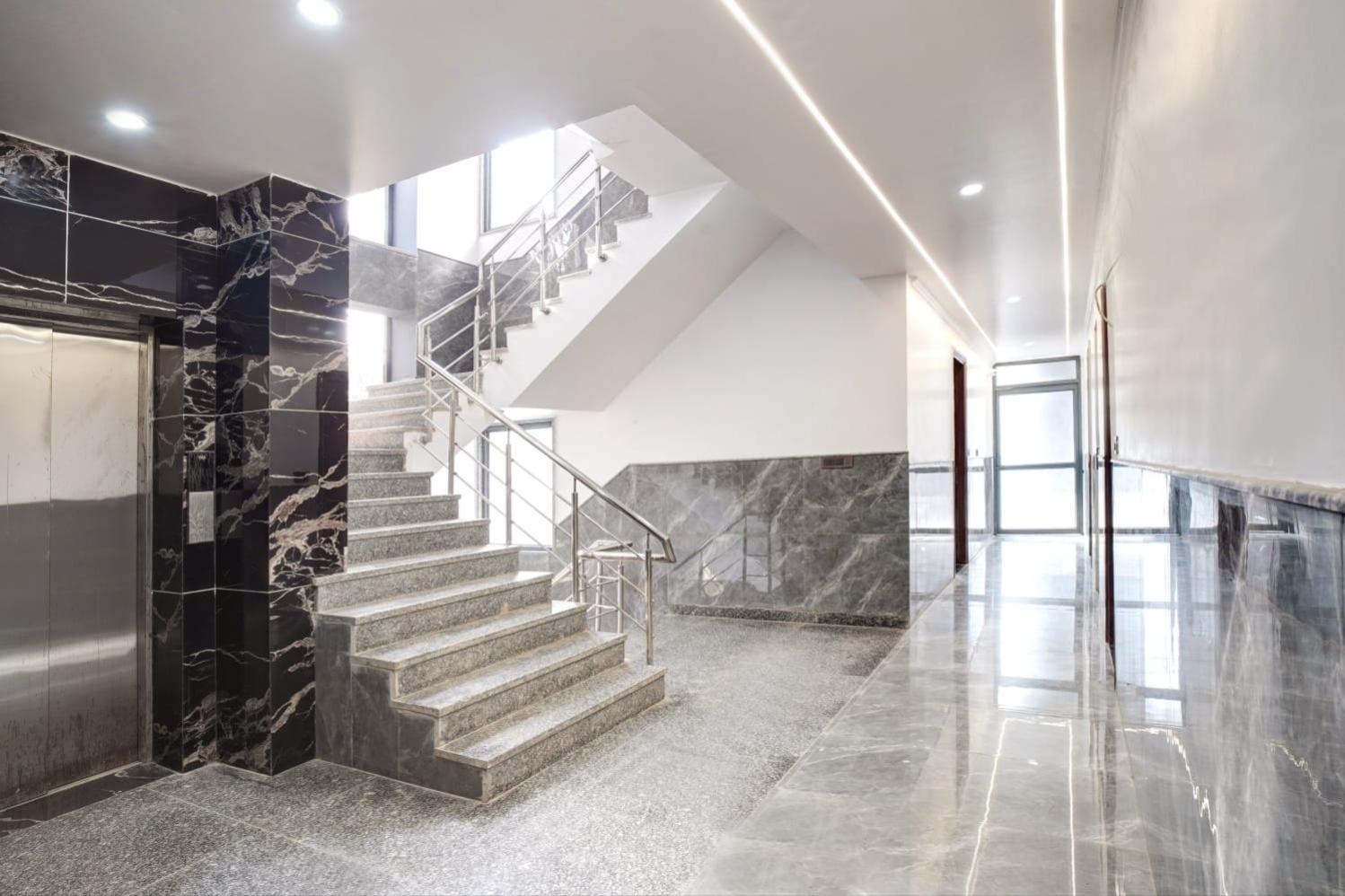 Hotel Elite Grand Near Kailash Hospital 诺伊达 外观 照片