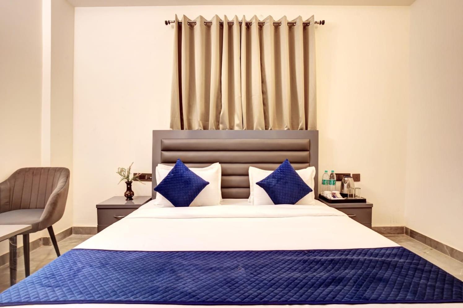 Hotel Elite Grand Near Kailash Hospital 诺伊达 外观 照片